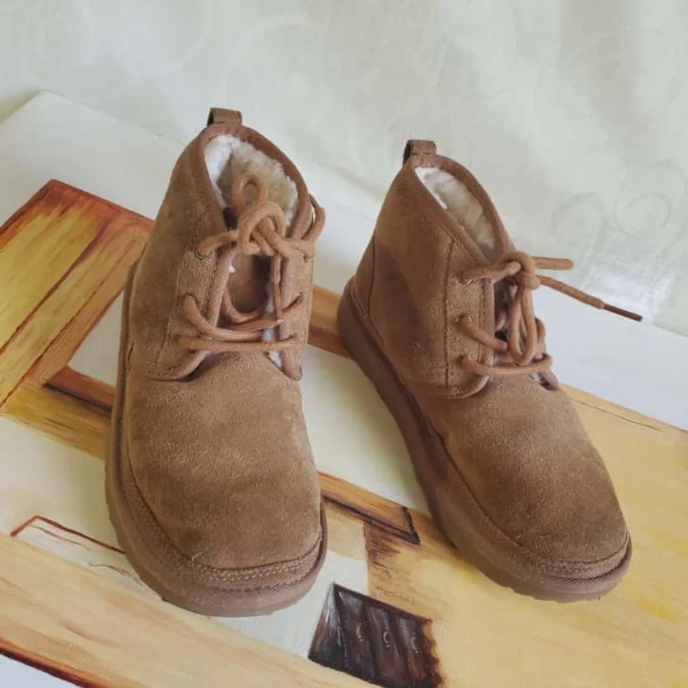 UGG Classic Chestnut Ankle Mini Suede Boots Size 3.